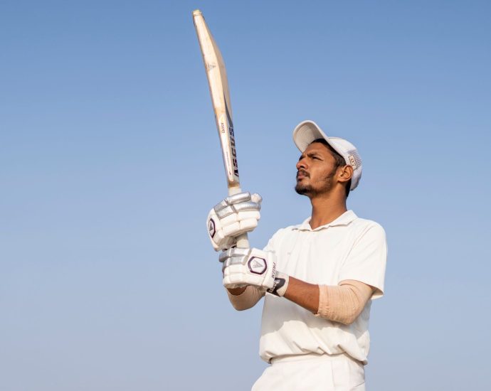 Shreyas Iyer grip change